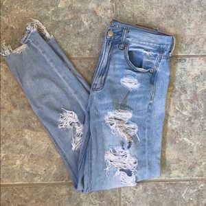 ❤️SOLD❤️ American eagle light wash mom jeans
